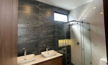 Casa en venta en Los Robles, Coto Encinos
