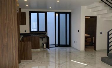 Casa Nueva e Impecable en Loma Dorada Secc. C