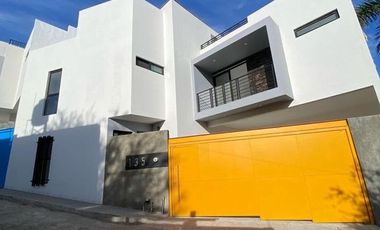 Casa Nueva e Impecable en Loma Dorada Secc. C