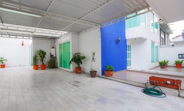 Casa en venta en Habitacional Lomas Boulevares a  8 min de la López Portillo