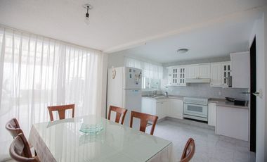 Casa en venta en Habitacional Lomas Boulevares a  8 min de la López Portillo