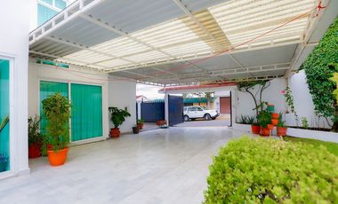 Casa en venta en Habitacional Lomas Boulevares a  8 min de la López Portillo