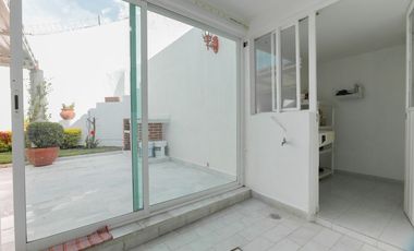 Casa en venta en Habitacional Lomas Boulevares a  8 min de la López Portillo
