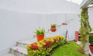 Casa en venta en Habitacional Lomas Boulevares a  8 min de la López Portillo