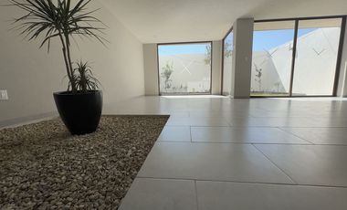 Casa en preventa  residencial a media cuadra de Ave. Tecnológico y del Parque Bicentenario