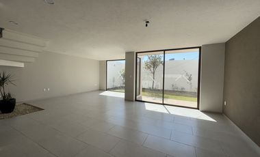 Casa en preventa  residencial a media cuadra de Ave. Tecnológico y del Parque Bicentenario