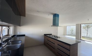 Casa en preventa  residencial a media cuadra de Ave. Tecnológico y del Parque Bicentenario