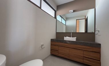 Casa en preventa  residencial a media cuadra de Ave. Tecnológico y del Parque Bicentenario