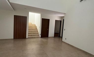 Casa Renta en Residencial Portofino modelo Bianca, zona Ave La Asunción cerca de Parque Bicentenario