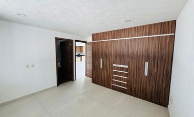 Casa nueva residencial venta opción a 4 o 5 recamaras con baño, Ave. Estado de México, zona La Asunción.