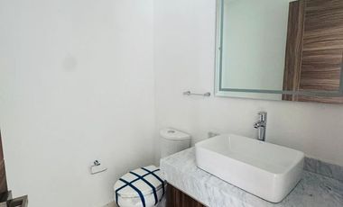 Casa nueva residencial venta opción a 4 o 5 recamaras con baño, Ave. Estado de México, zona La Asunción.
