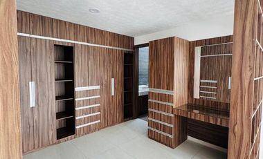 Casa nueva residencial venta opción a 4 o 5 recamaras con baño, Ave. Estado de México, zona La Asunción.