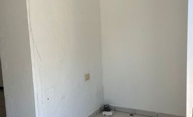 LOCAL PARA OFICINA EN RENTA POR EL BOULEVARD LEYVA SOLANO