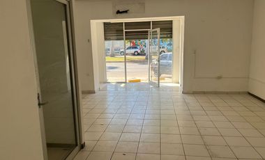 LOCAL PARA OFICINA EN RENTA POR EL BOULEVARD LEYVA SOLANO