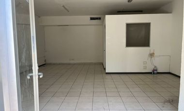 LOCAL PARA OFICINA EN RENTA POR EL BOULEVARD LEYVA SOLANO