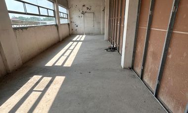 TERRENO EN RENTA CON OFICINAS