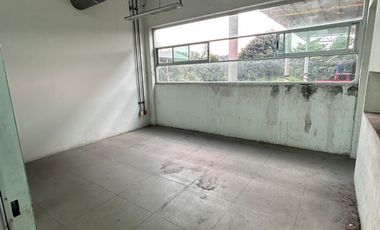 TERRENO EN RENTA CON OFICINAS