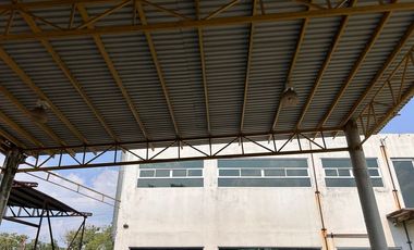 TERRENO EN RENTA CON OFICINAS