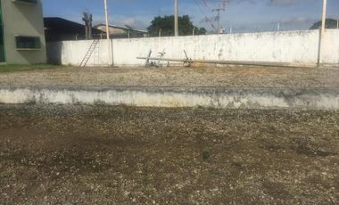 TERRENO EN RENTA CON OFICINAS