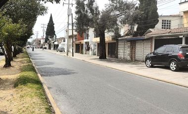 Oficina en renta sobre Av. en Izcalli III Metepec