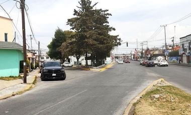 Oficina en renta sobre Av. en Izcalli III Metepec