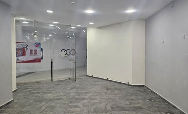 Oficina en renta en Colinas de San Javier, Plaza Pabellon