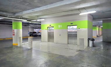 Oficina en renta en Colinas de San Javier, Plaza Pabellon
