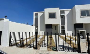Casa Venta Calimaya 5 minutos zona militar, salidas rápidas CDMX, escuelas dentro del desarrollo