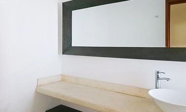 Casa en fraccionamiento AMUEBLADA 4 hab y 5 Baños cerca de Plaza Mayor