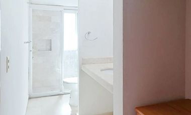 Casa en fraccionamiento AMUEBLADA 4 hab y 5 Baños cerca de Plaza Mayor