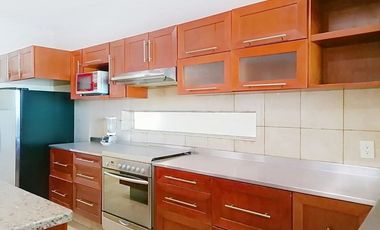 Casa en fraccionamiento AMUEBLADA 4 hab y 5 Baños cerca de Plaza Mayor
