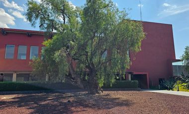 Preciosa RESIDENCIA en uno de los más exclusivos desarrollos cercanos a CDMX y zona metropolitana.