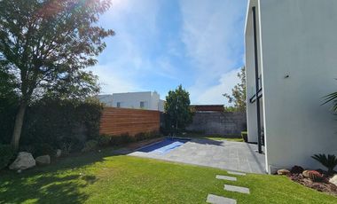 Preciosa RESIDENCIA en uno de los más exclusivos desarrollos cercanos a CDMX y zona metropolitana.