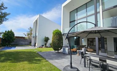 Preciosa RESIDENCIA en uno de los más exclusivos desarrollos cercanos a CDMX y zona metropolitana.