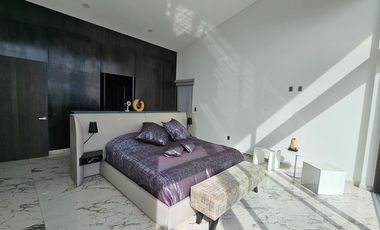 Preciosa RESIDENCIA en uno de los más exclusivos desarrollos cercanos a CDMX y zona metropolitana.