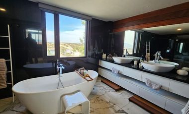 Preciosa RESIDENCIA en uno de los más exclusivos desarrollos cercanos a CDMX y zona metropolitana.