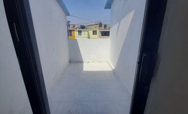 Casa de 3 recs. en renta en Santa Maria Tulpetlac
