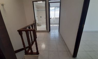 Casa de 3 recs. en renta en Santa Maria Tulpetlac