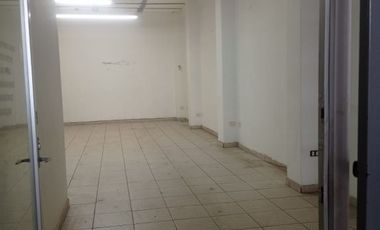 Edificio en venta y renta en a una cuadra de Gobierno