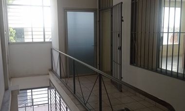 Edificio en venta y renta en a una cuadra de Gobierno
