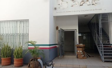 Edificio en venta y renta en a una cuadra de Gobierno