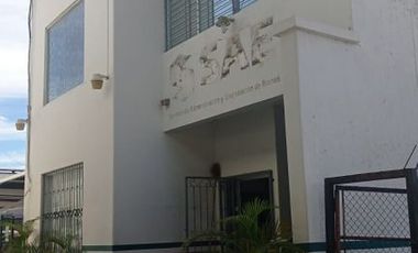 Edificio en venta y renta en a una cuadra de Gobierno