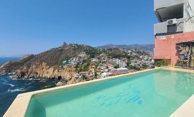 INCREIBLE CASA CON IMPRESIONANTES VISTAS A BAHIA Y PIE DE LA CUESTA