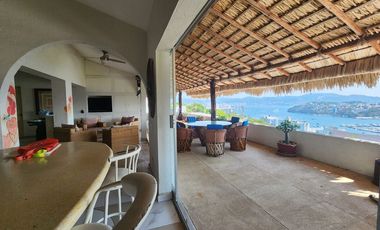 INCREIBLE CASA CON IMPRESIONANTES VISTAS A BAHIA Y PIE DE LA CUESTA