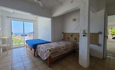 INCREIBLE CASA CON IMPRESIONANTES VISTAS A BAHIA Y PIE DE LA CUESTA