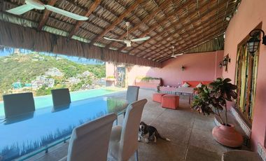 INCREIBLE CASA CON IMPRESIONANTES VISTAS A BAHIA Y PIE DE LA CUESTA