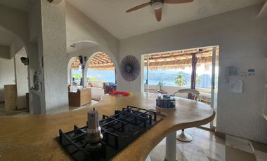 INCREIBLE CASA CON IMPRESIONANTES VISTAS A BAHIA Y PIE DE LA CUESTA