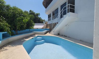INCREIBLE CASA CON IMPRESIONANTES VISTAS A BAHIA Y PIE DE LA CUESTA