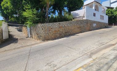 INCREIBLE CASA CON IMPRESIONANTES VISTAS A BAHIA Y PIE DE LA CUESTA