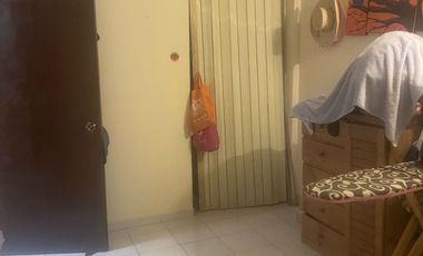 Casa en El Rosario, para actualizar, acepta Infonavit y Recursos propios